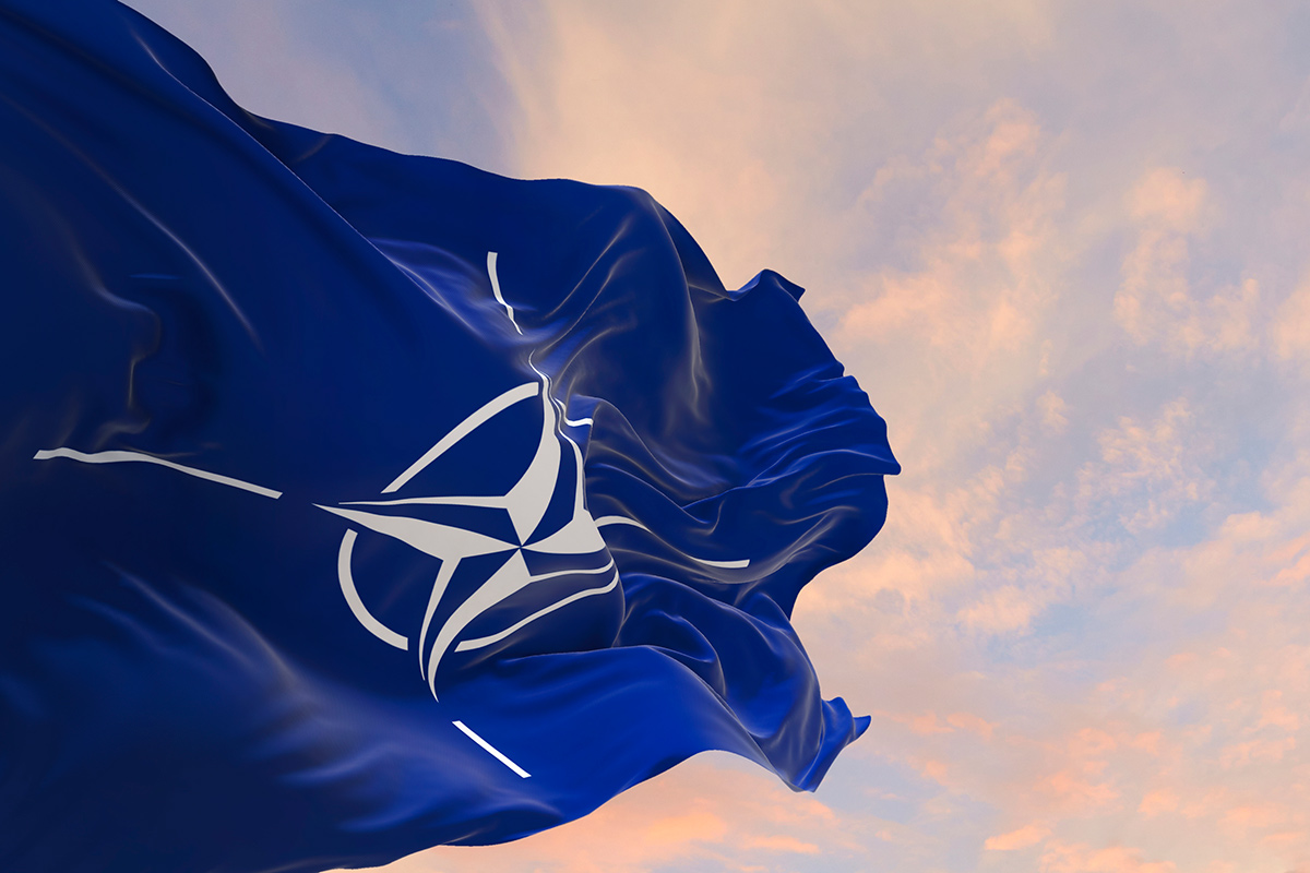 В НАТО считают главным сейчас обеспечить победу Украины, а не ее вступление