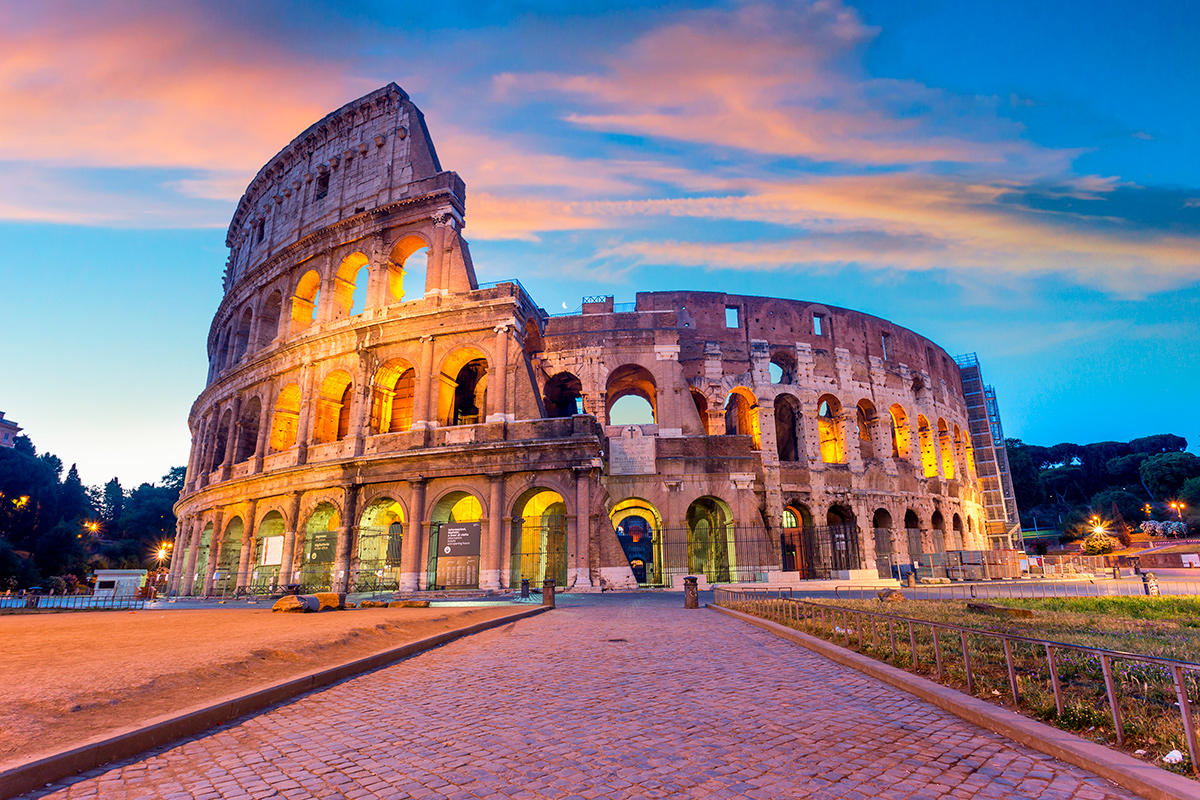 Посетители Колизея в Риме во время шоу ели здоровый фастфуд – ученые