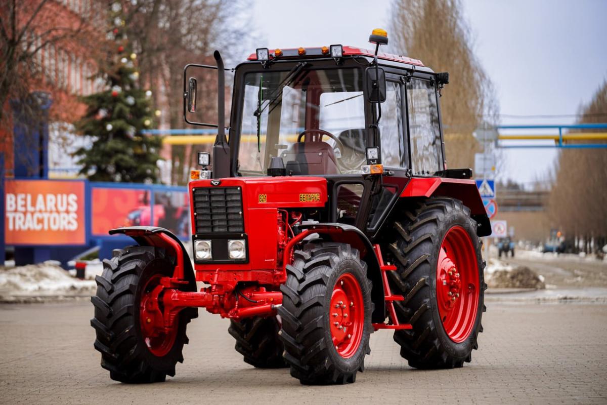 Синий трактор больше не едет к нам – Belarus сменил цветовую гамму