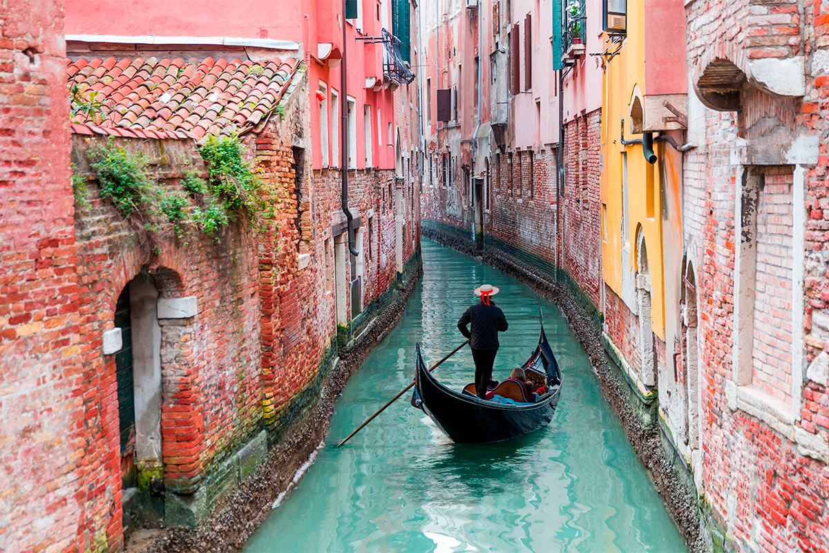 Каналы в Венеции стали пересыхать из-за падения уровня воды
