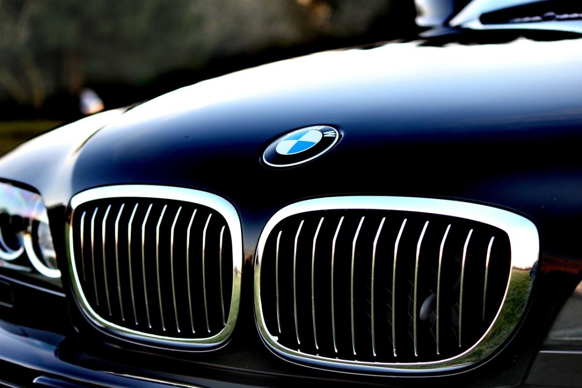 На продажу выставили "новую" BMW 318i 2004 года выпуска – цена шокирует