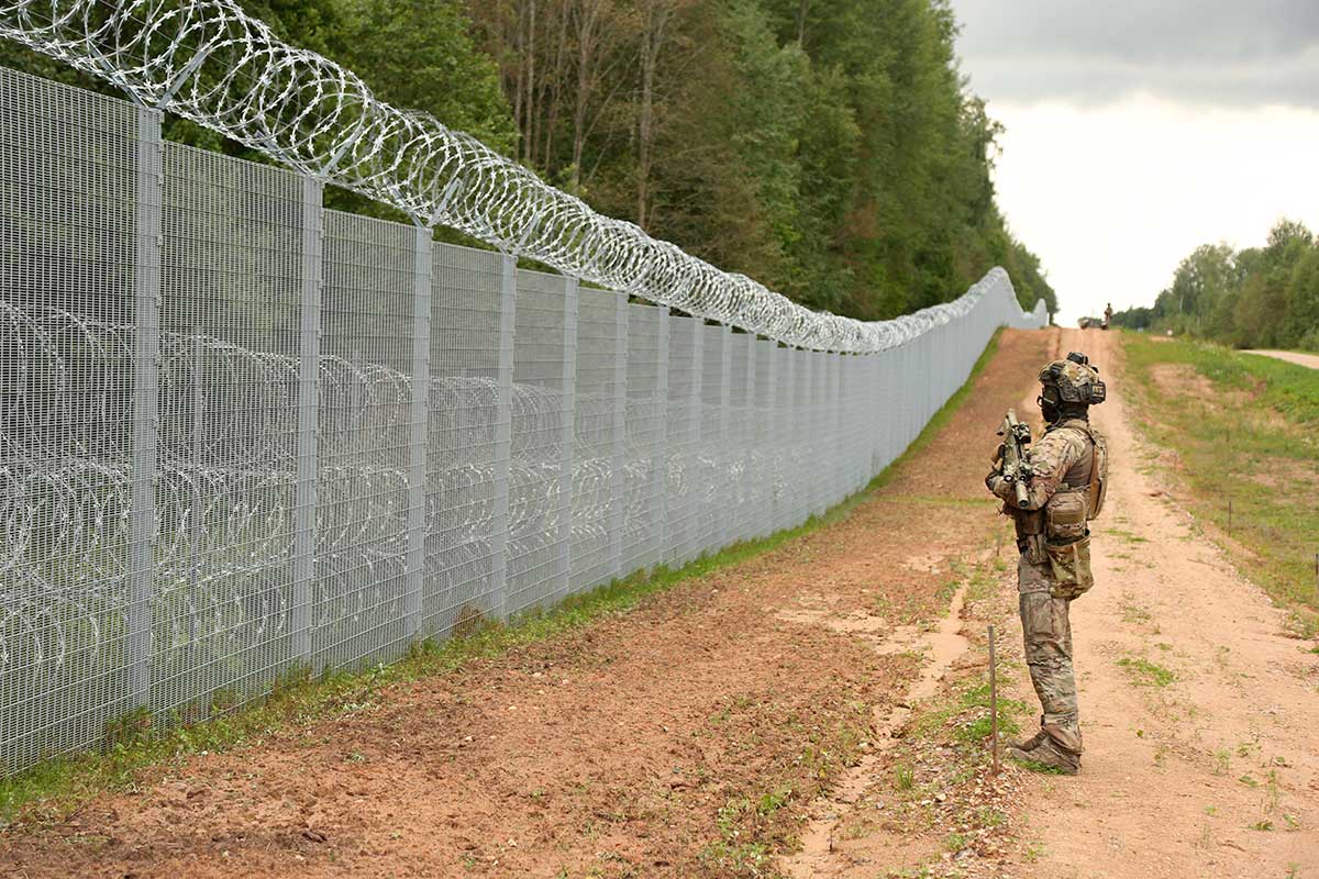 Латвия вводит усиленный режим охраны границы с Беларусью – что это значит