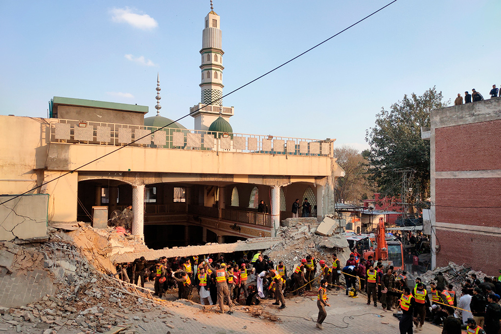 В Пакистане взорвана мечеть: число жертв возросло до 47