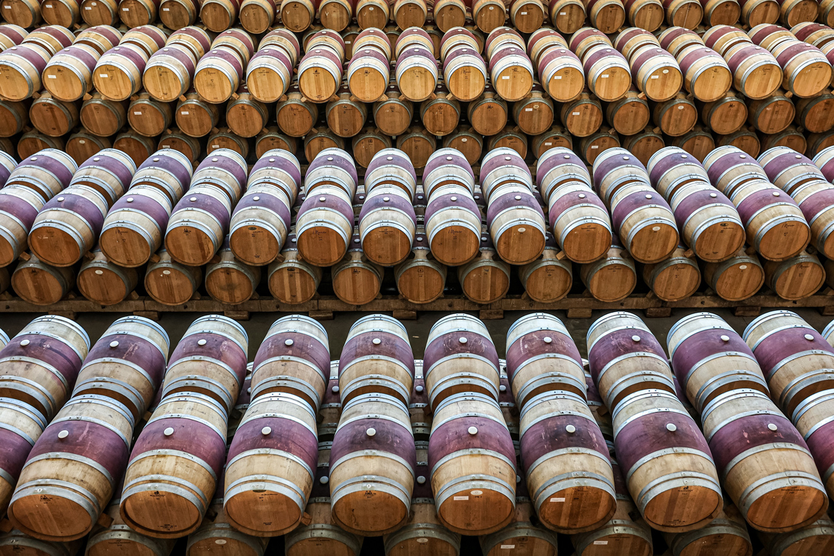 Производители вина в Европе в опасности: склады переполнены, продажи упали