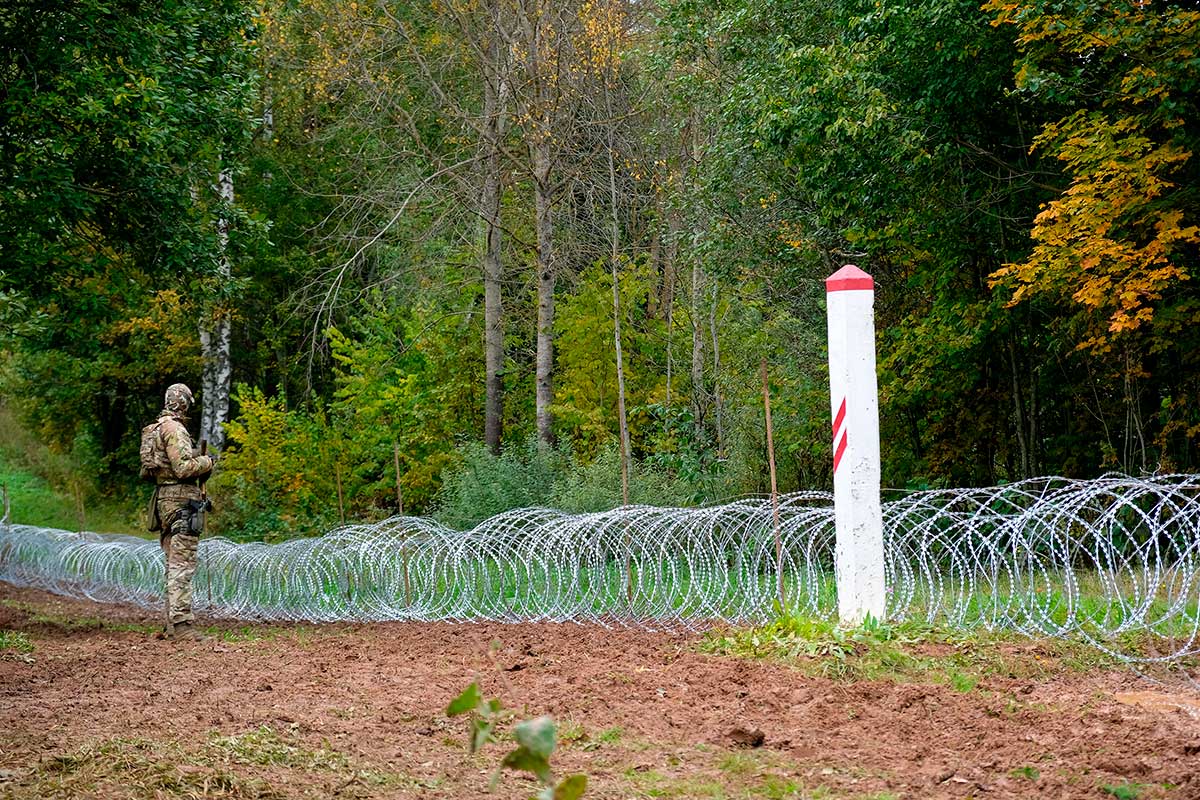 Латвия укрепляет границу с Беларусью – будут и минные поля