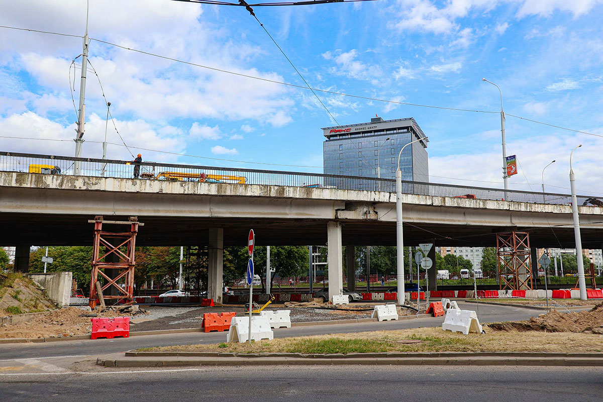 Перестраивайте маршрут: важный мост в центре Минска закроют на три дня