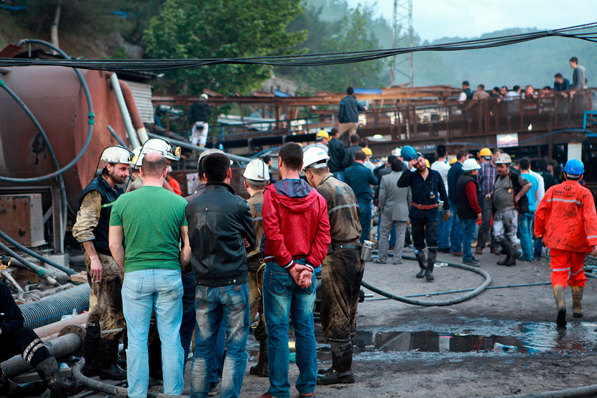 В Турции на шахте погибло 28 человек
