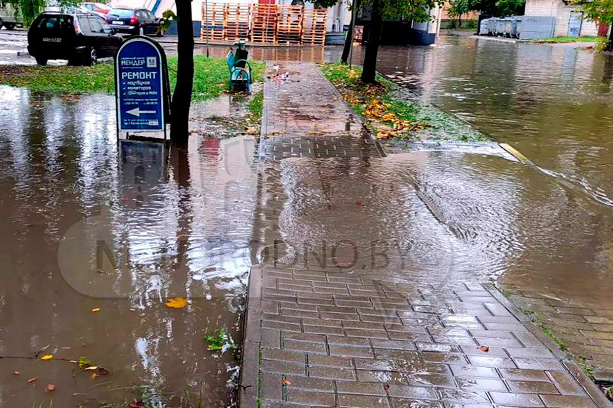 Гродно поплыл: после дождя некоторые улицы "вышли из берегов"