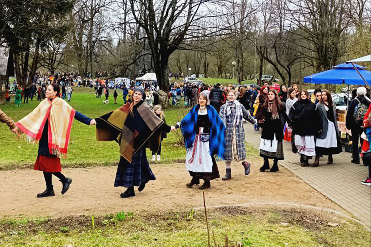 Белорусы собрались в Вязынке встречать весну – фото