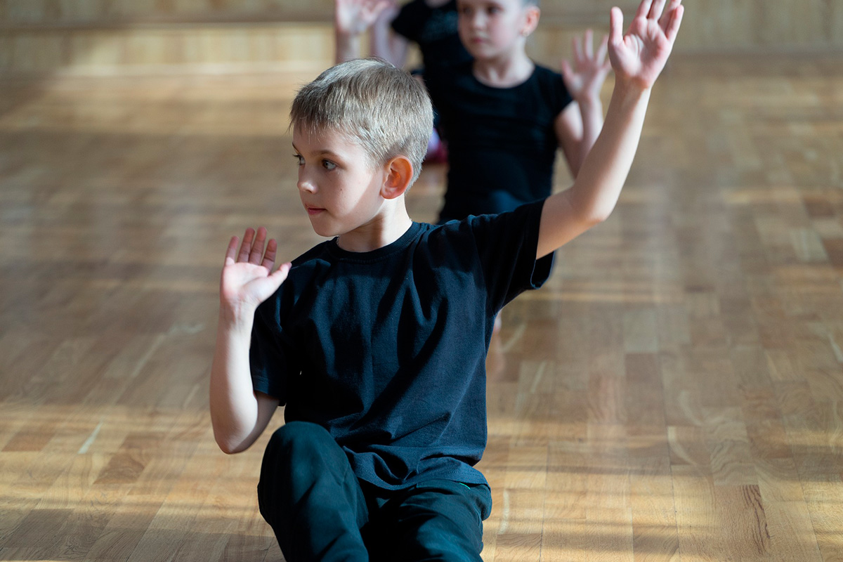 Школьников научат танцевать белорусскую польку и диско