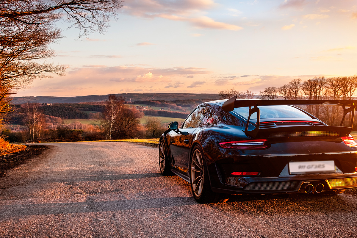 Porsche обещает, что модель 911 сохранит ревущий двигатель