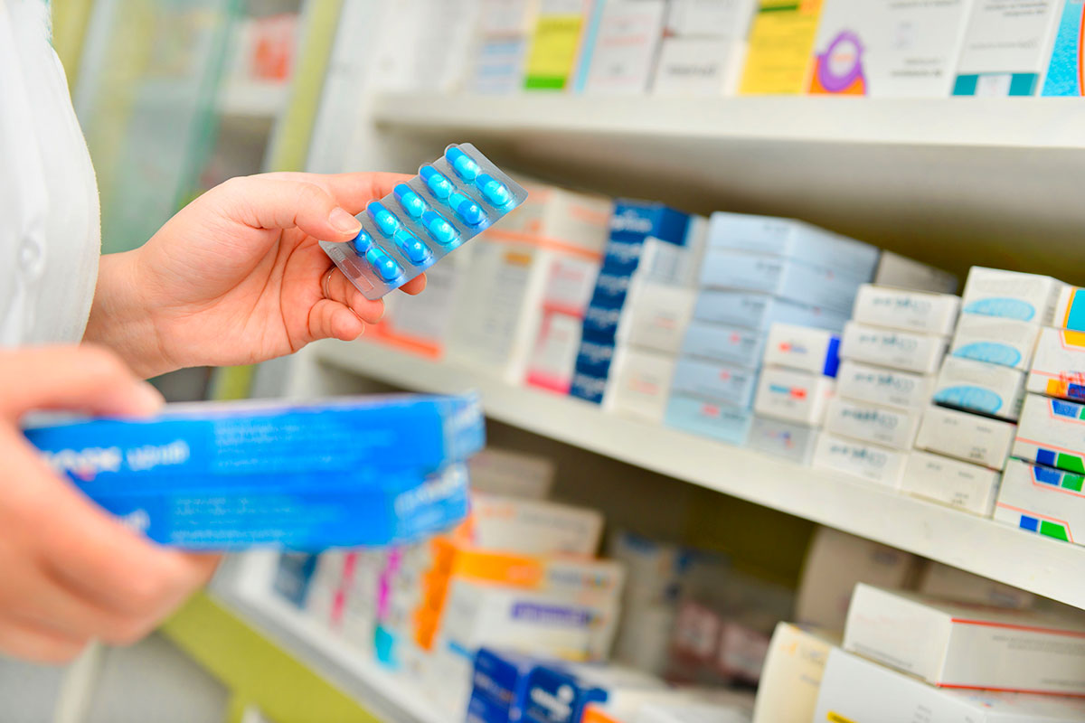Минздрав объяснил запрет для частных аптек продавать лекарства по рецепту