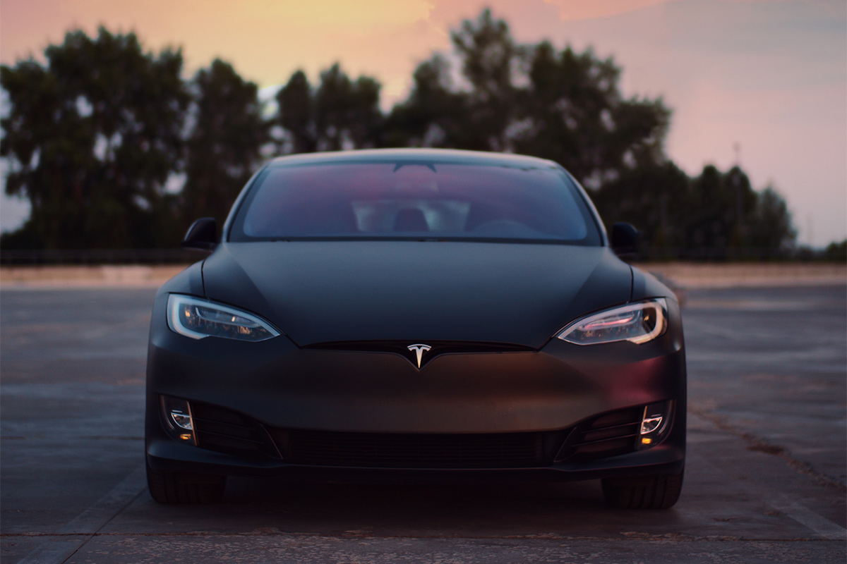 Tesla отзывает 363 тысячи электрокаров