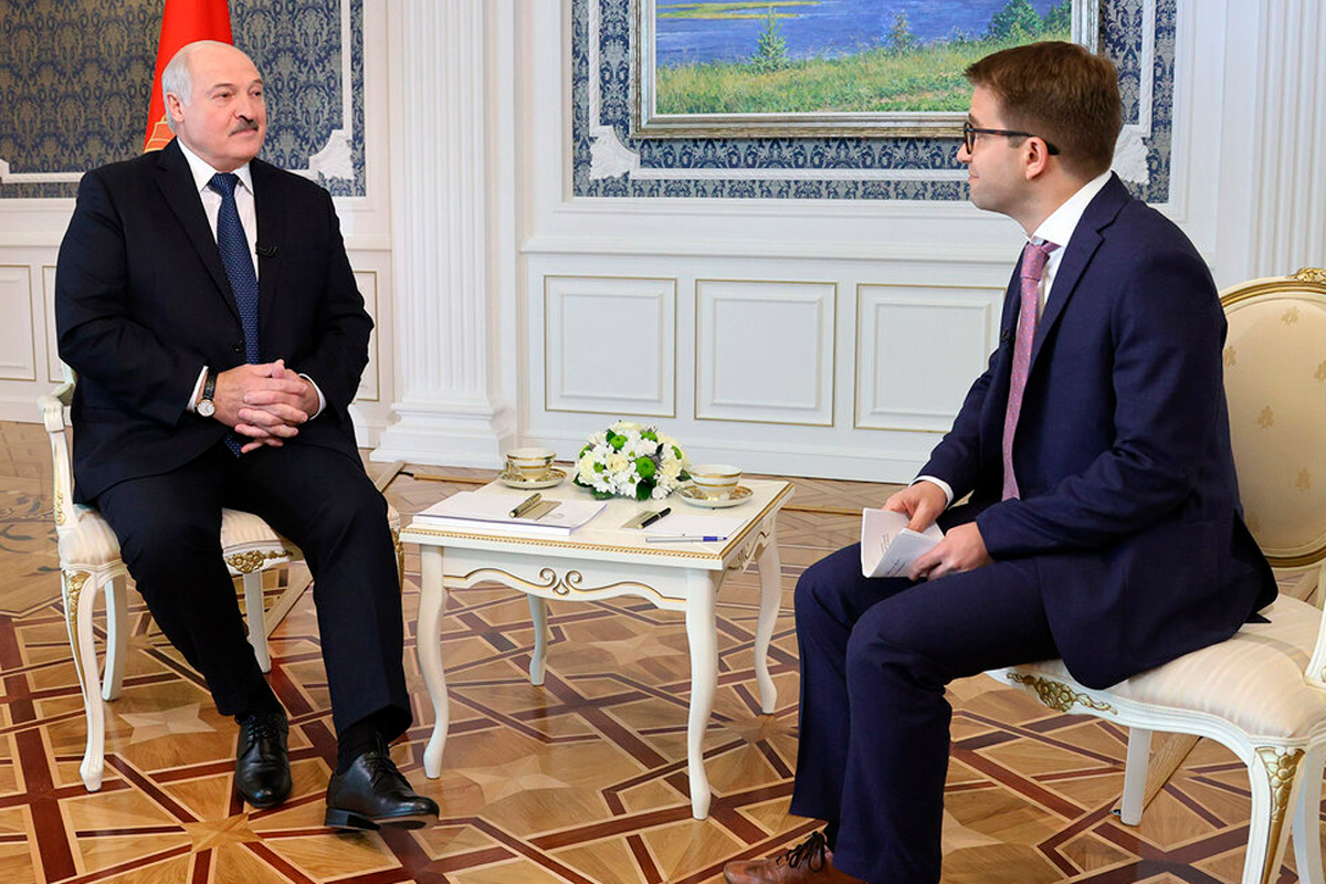 "Вырвали из контекста": Лукашенко о конфликте в Украине и ядерном оружии