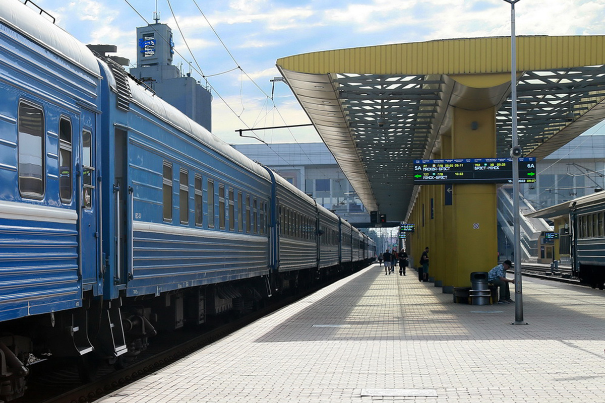 БЖД вводит дополнительные поезда в Москву и Санкт-Петербург