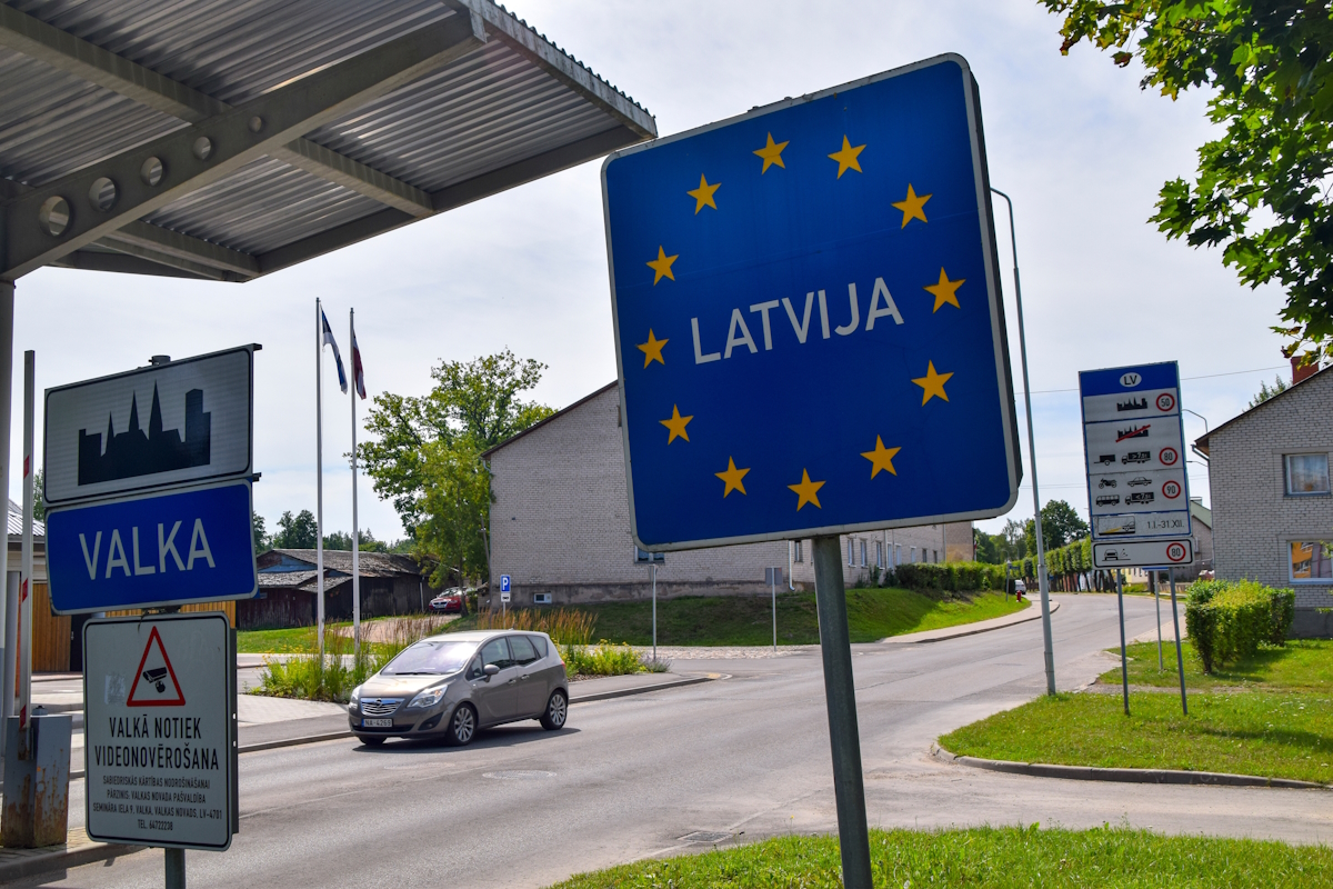 Литва и Латвия не уведомили Минск о запрете на въезд российских авто