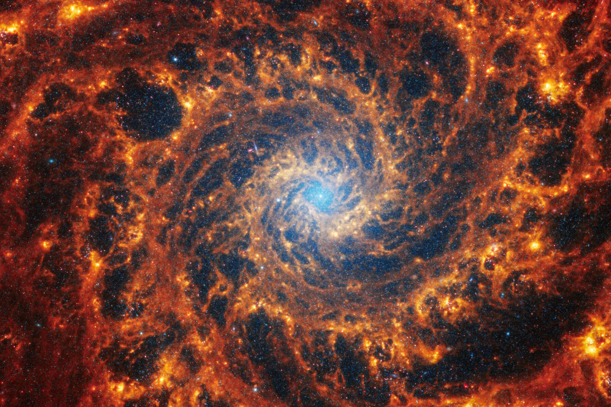 Телескоп "Джеймс Уэбб" передал фотографии девятнадцати спиральных галактик