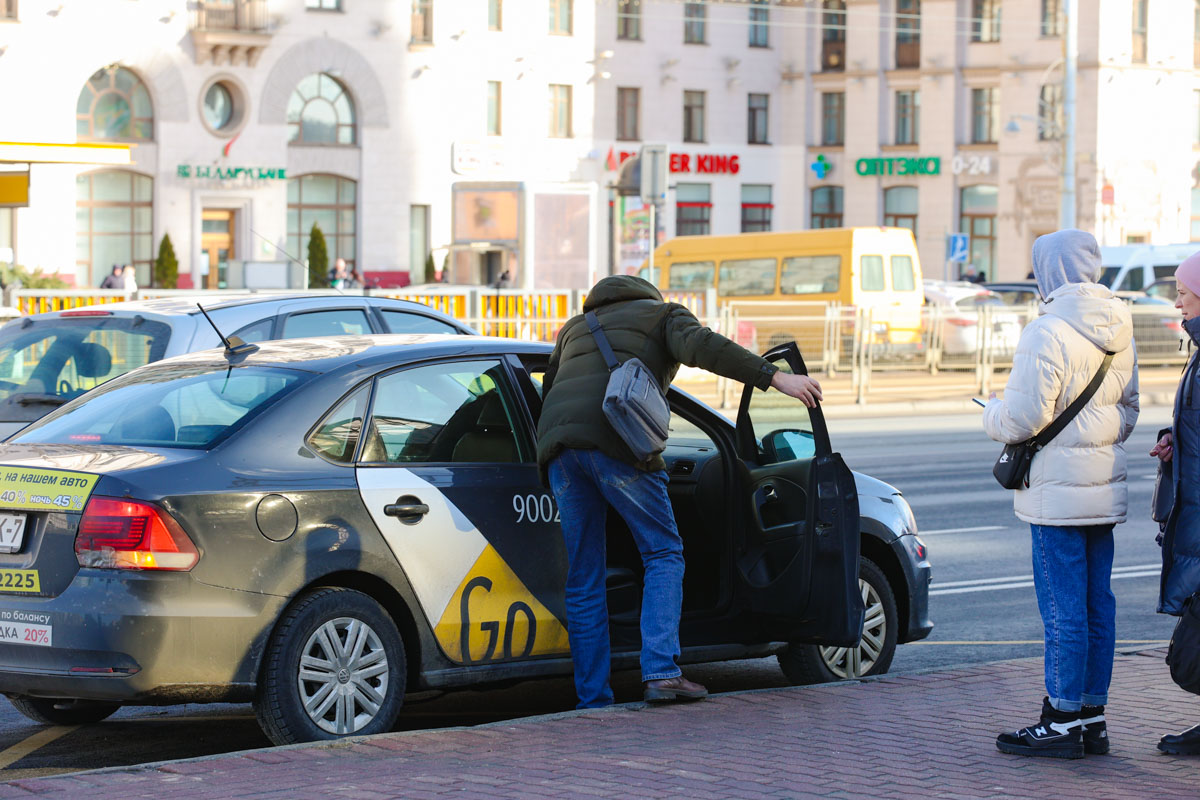 Таксисты в Беларуси 22 марта получат вдвое больше чаевых – почему