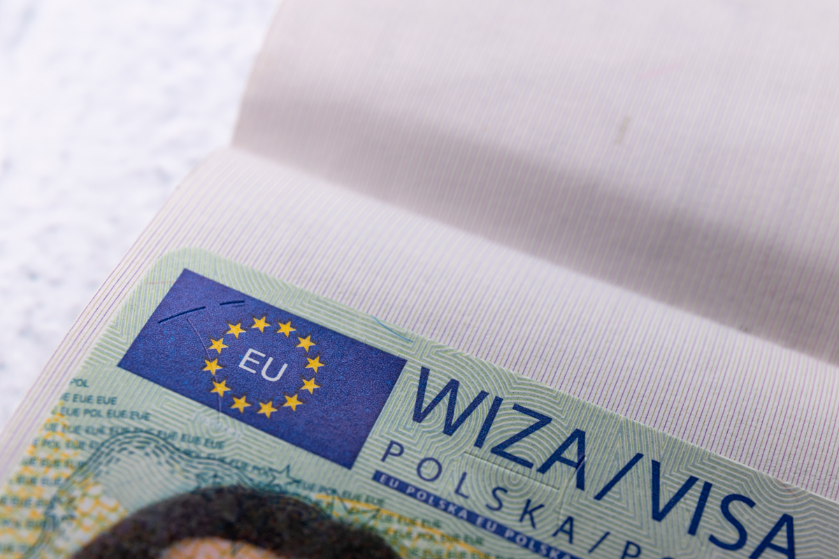 Еще жестче: Польша изменила правила получения деловой визы