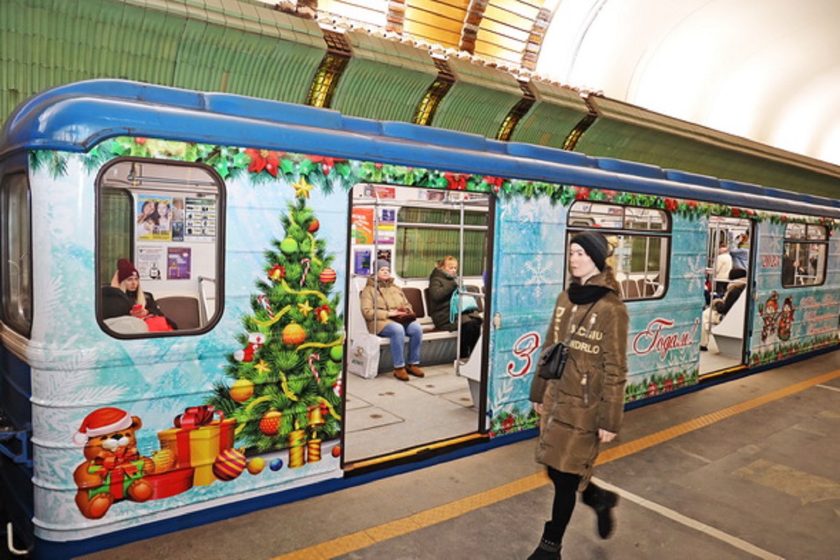 В Минске изменяется график движения поездов метро в новогоднюю ночь