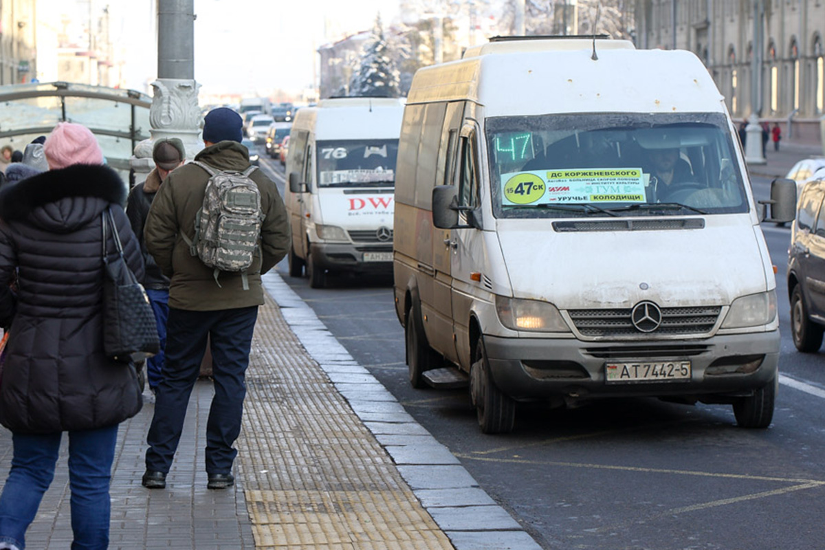 На дорогах Минска проверят много такси и маршруток – что ищут