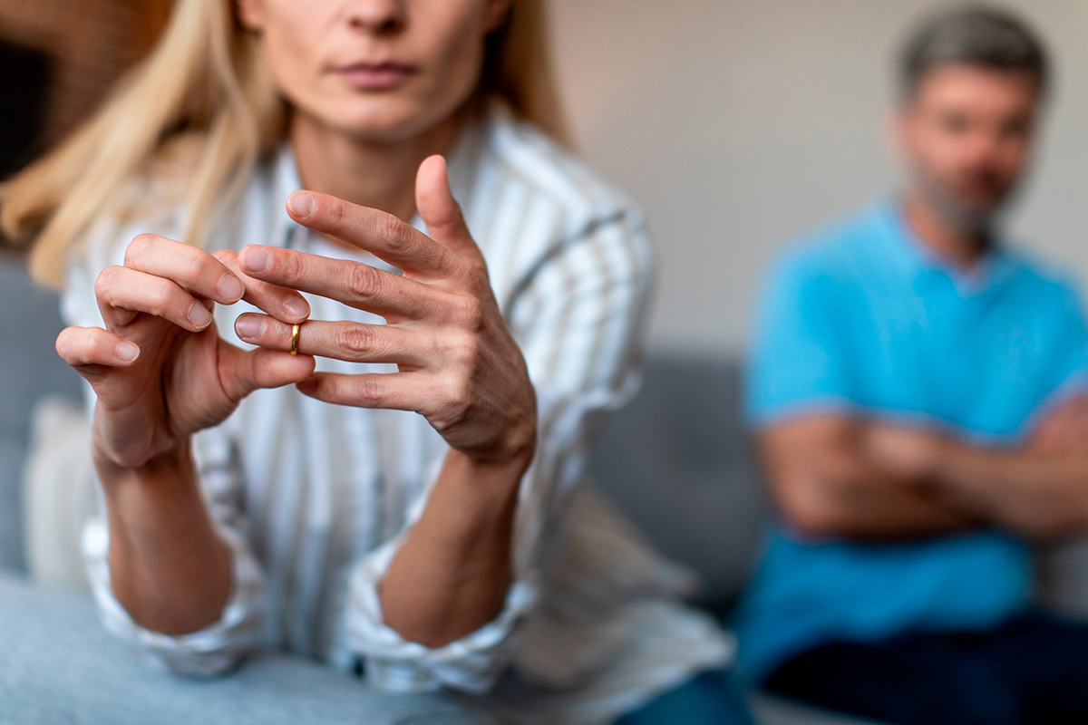 Больно мне, больно: психолог – о том, как пережить развод и не потерять себя