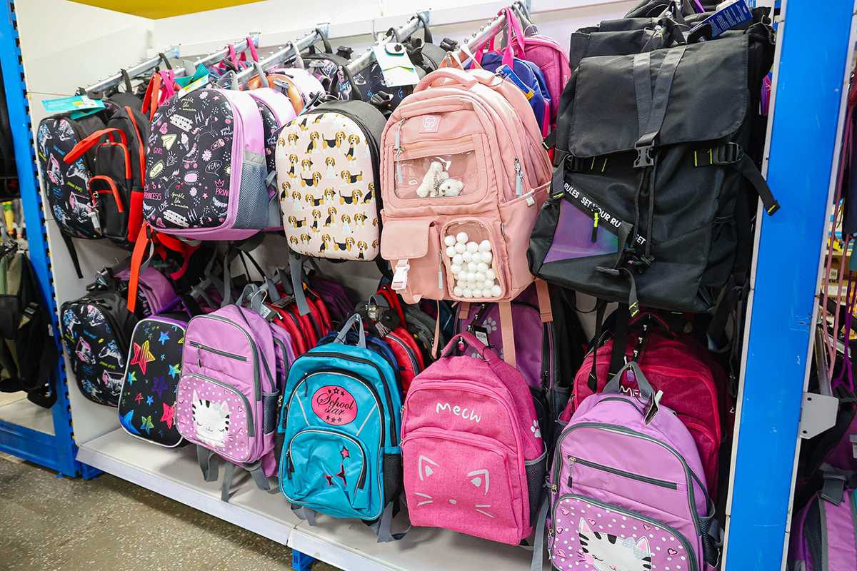 Госстандарт выявил около полутора тысяч небезопасных школьных товаров