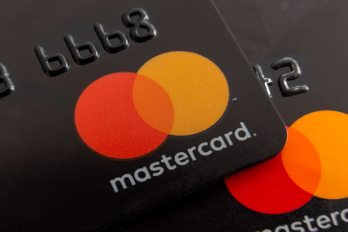 Mastercard будет бороться с мошенниками при помощи ИИ