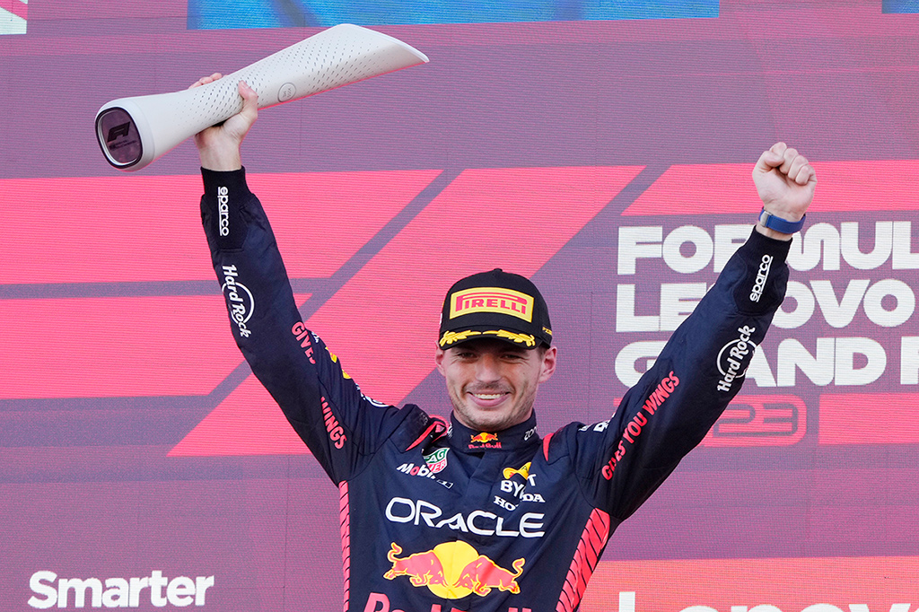 Макс Ферстаппен в третий раз стал чемпионом "Формулы-1"
