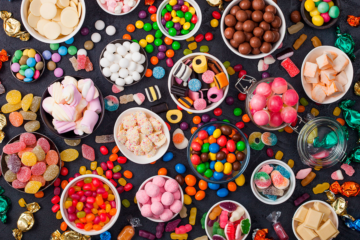 Как перестать есть конфеты коробками – диетолог рассказала