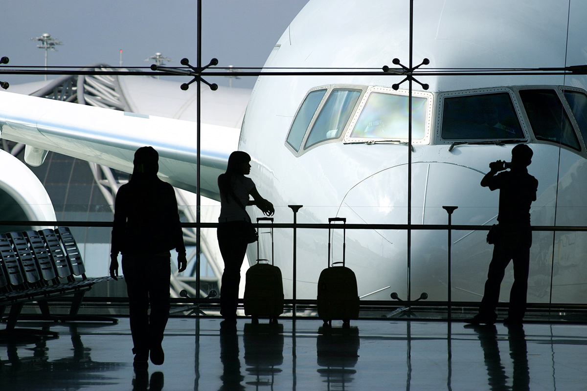 ОАЭ назначит другой аэропорт для туристов с 10 мая