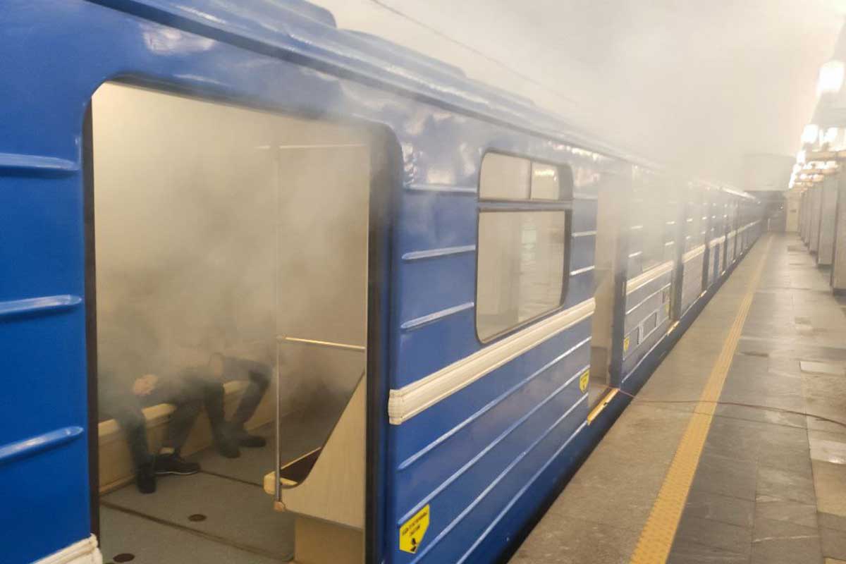Ночью "горела" станция метро "Пушкинская": на месте работали спасатели