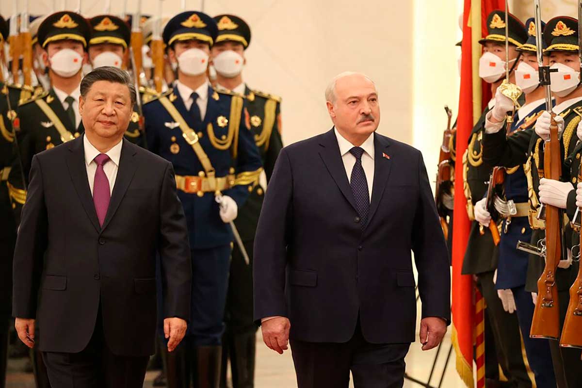 Лукашенко продолжает международное турне – на этот раз летит в Китай