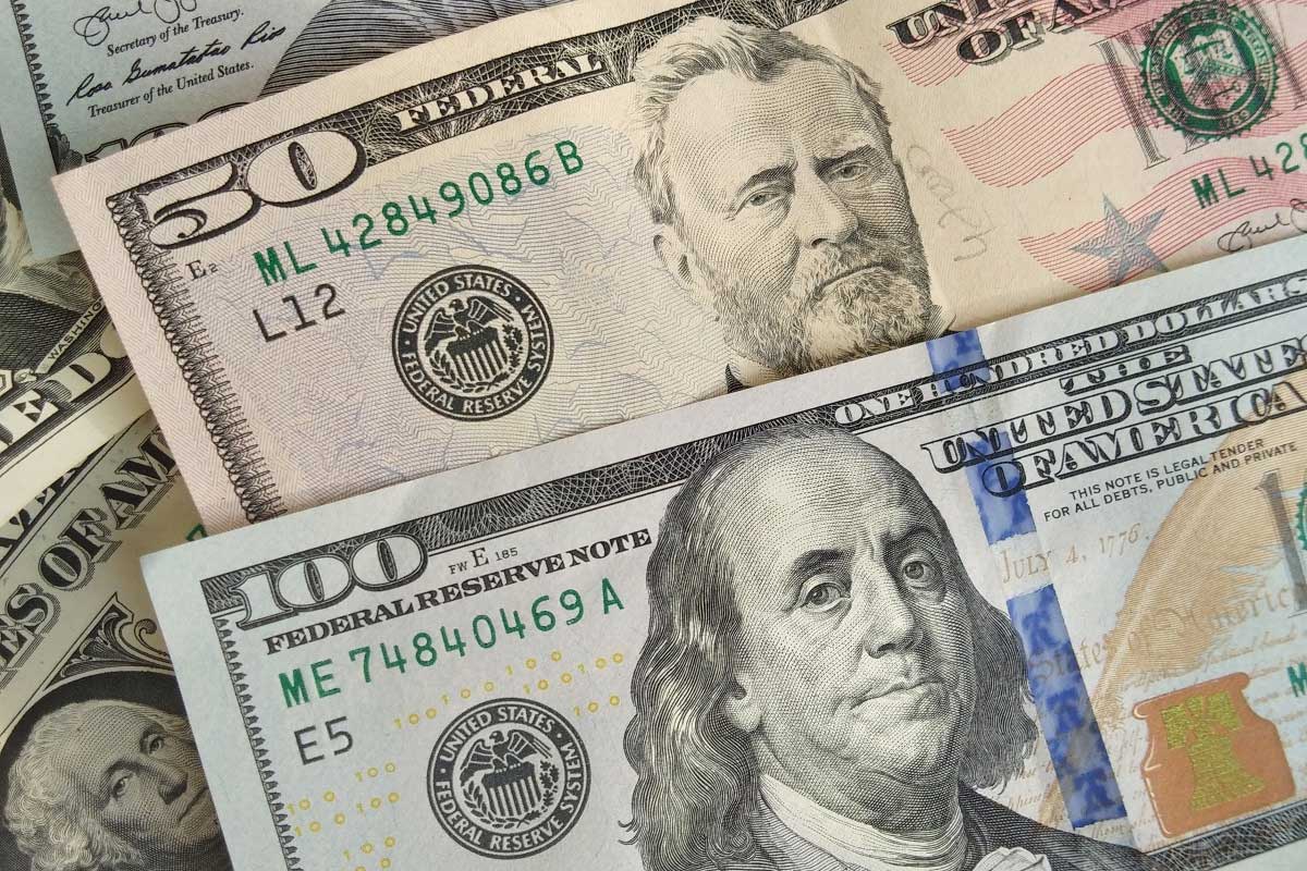 Доллар серьезно подорожал перед выходными на торгах БВФБ