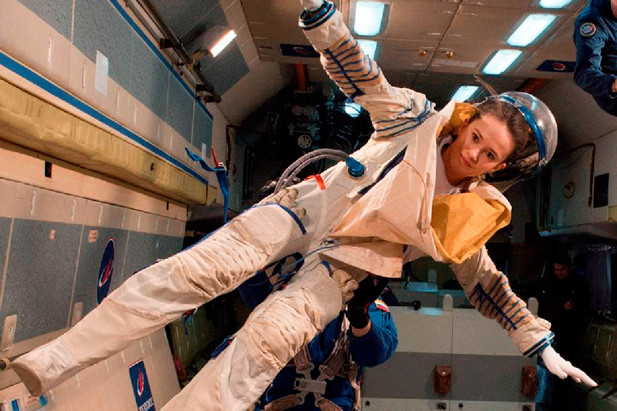 Белорусская космонавтка провела фотосессию в павильоне