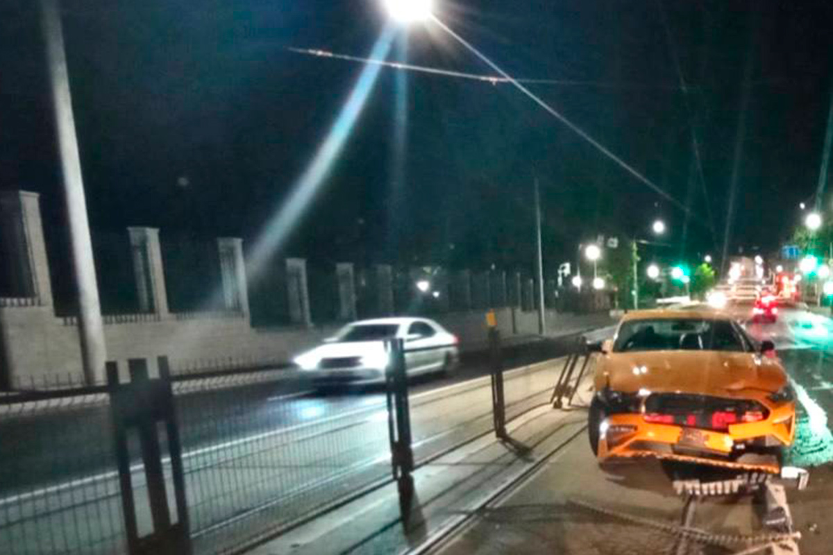 Каршеринговый Ford Mustang разбили в Минске