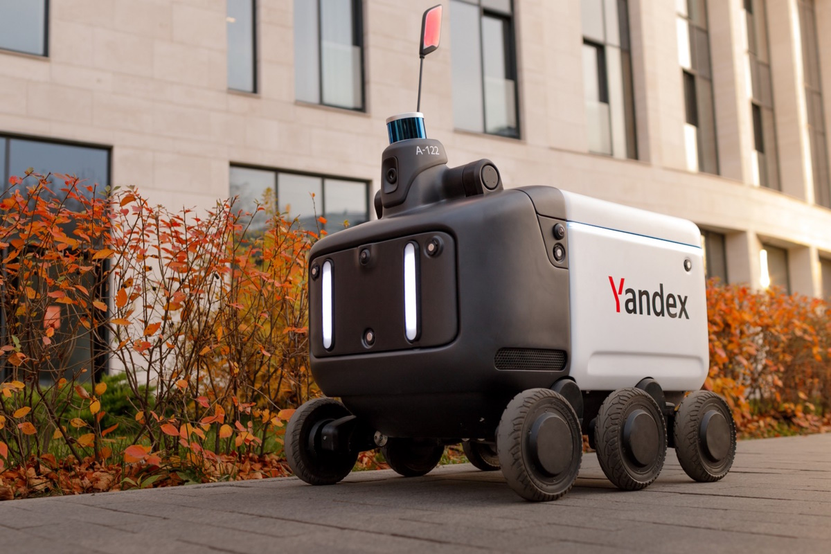 "Яндекс" тестирует роботов-курьеров