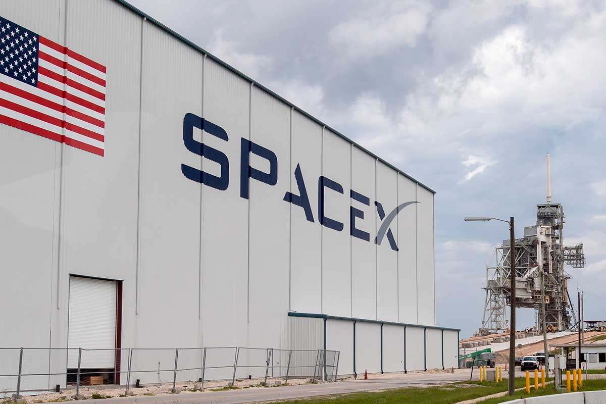 SpaceX перенесла испытательный полет самой большой ракеты в мире на субботу