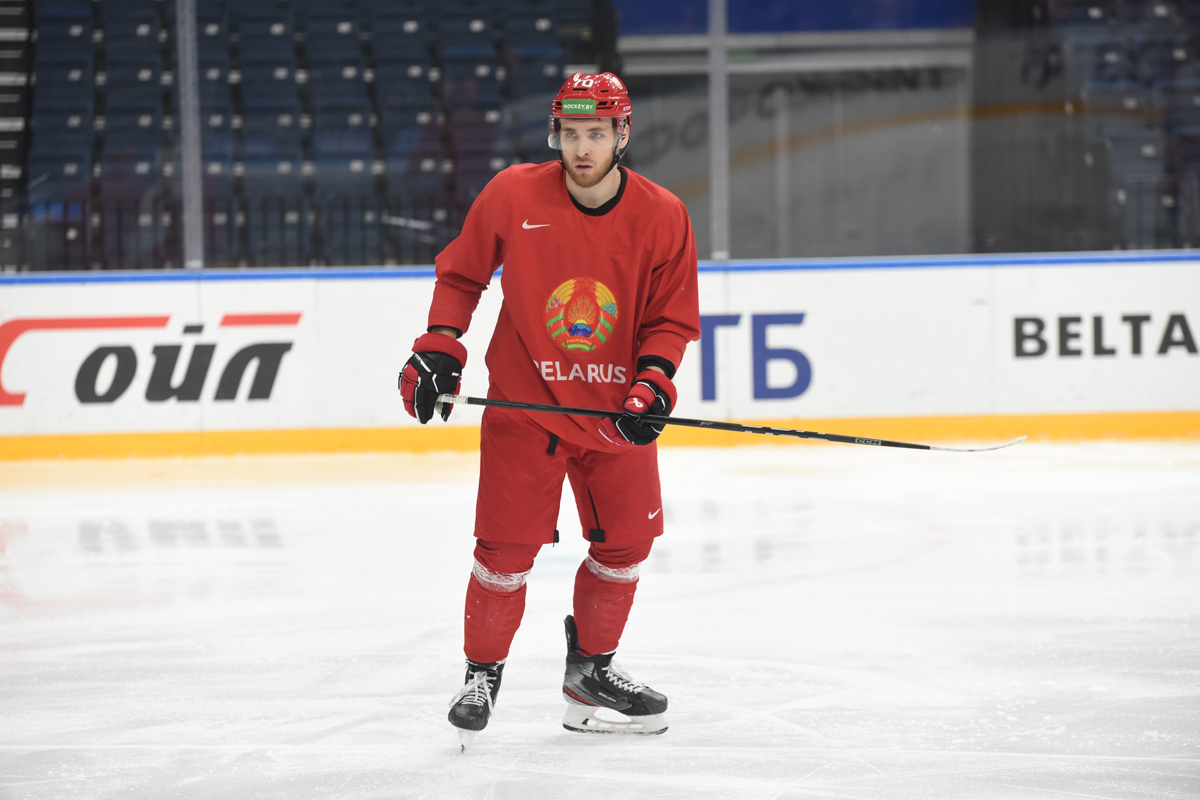 Из сборной Беларуси по хоккею выбыли три игрока – кто пришел им на смену