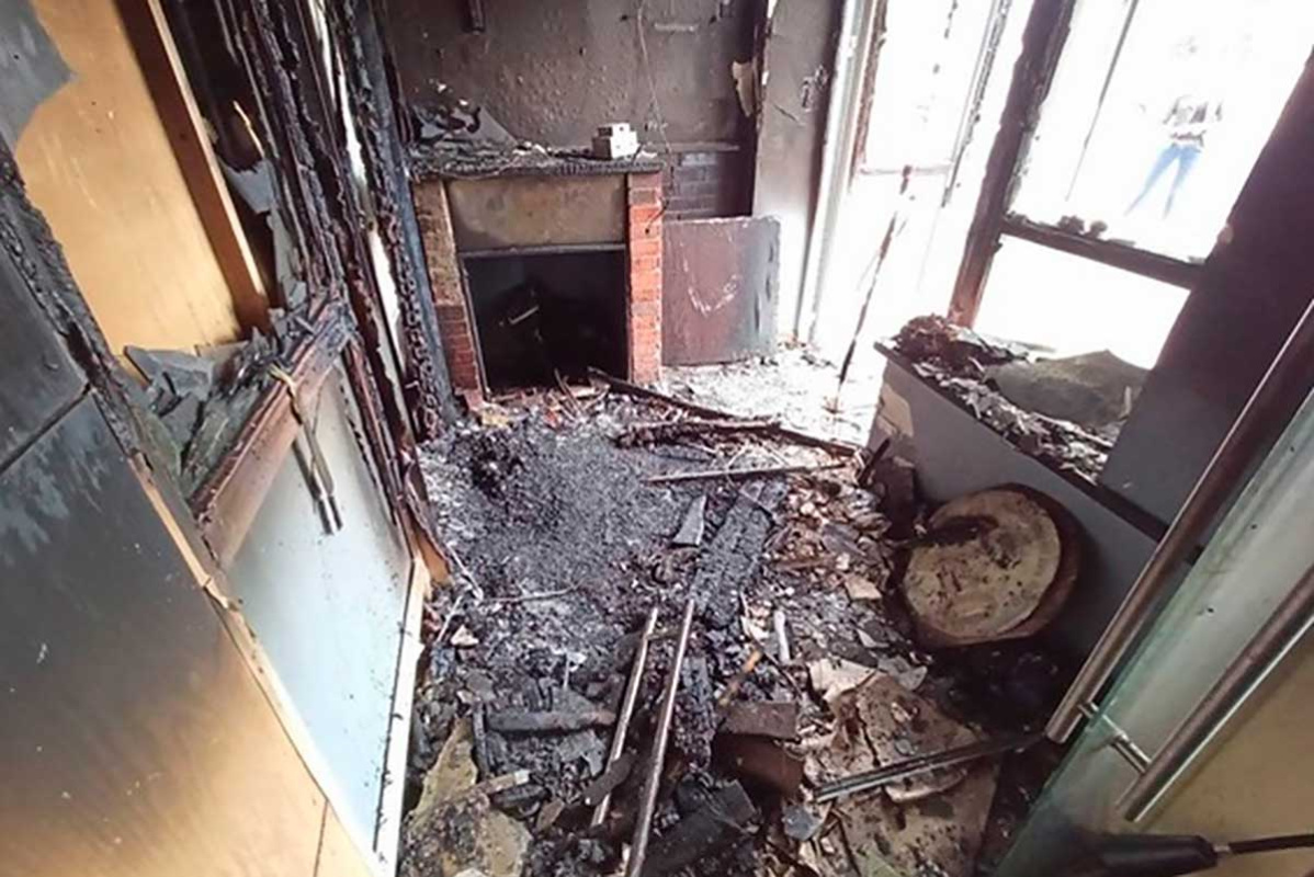Окурок в клумбе пролежал всю ночь и сжег ресторан в Минске – что произошло