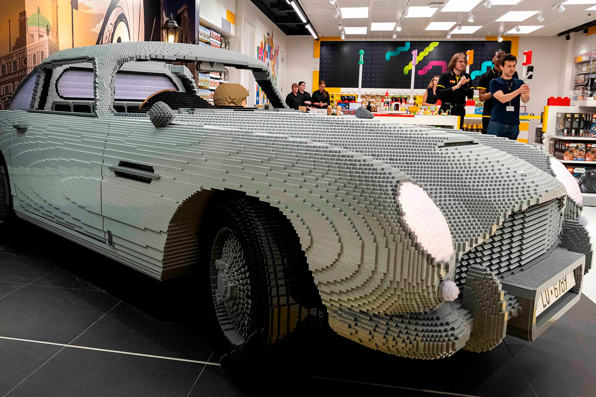 LEGO выпустила Aston Martin Джеймса Бонда в реальном масштабе