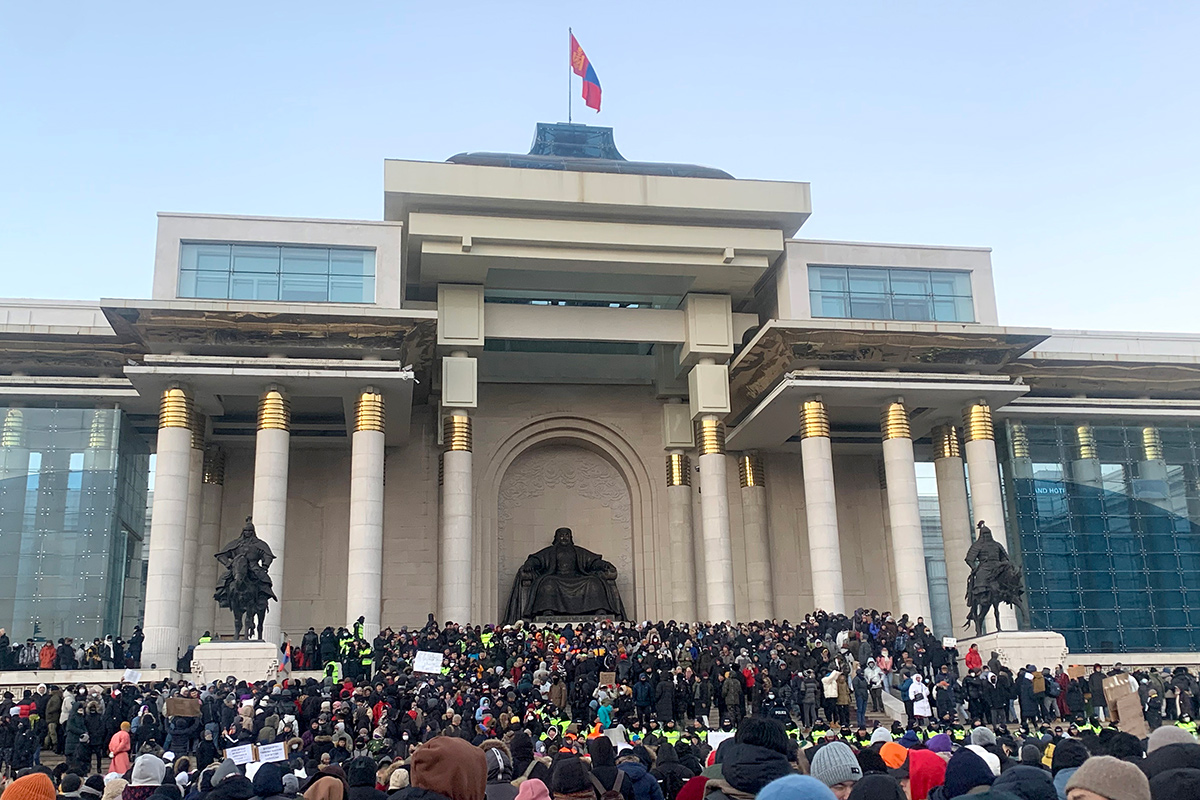 В Монголии начались протесты из-за кражи угля – что происходит в столице