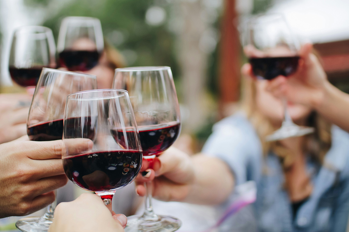 Кардиолог развеяла популярный миф о красном вине