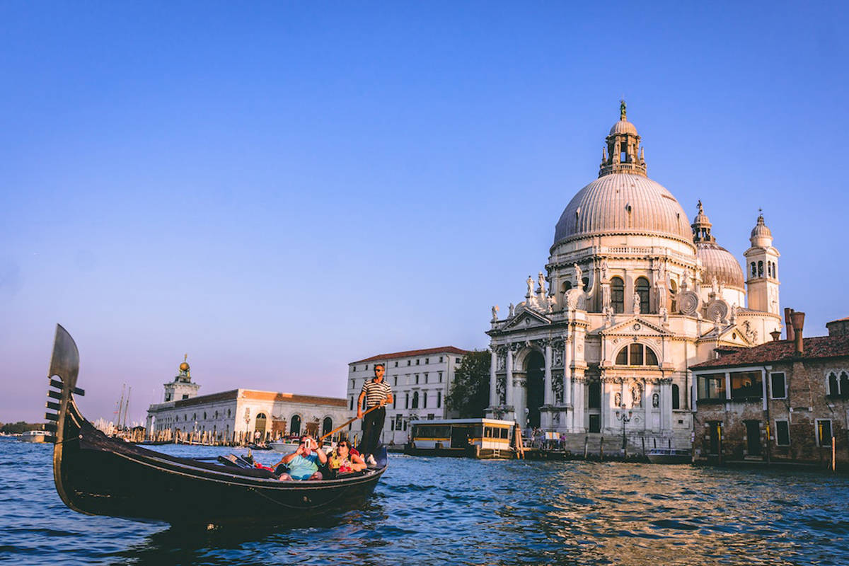 Венеция все-таки решилась ввести для туристов "плату за вход" в город