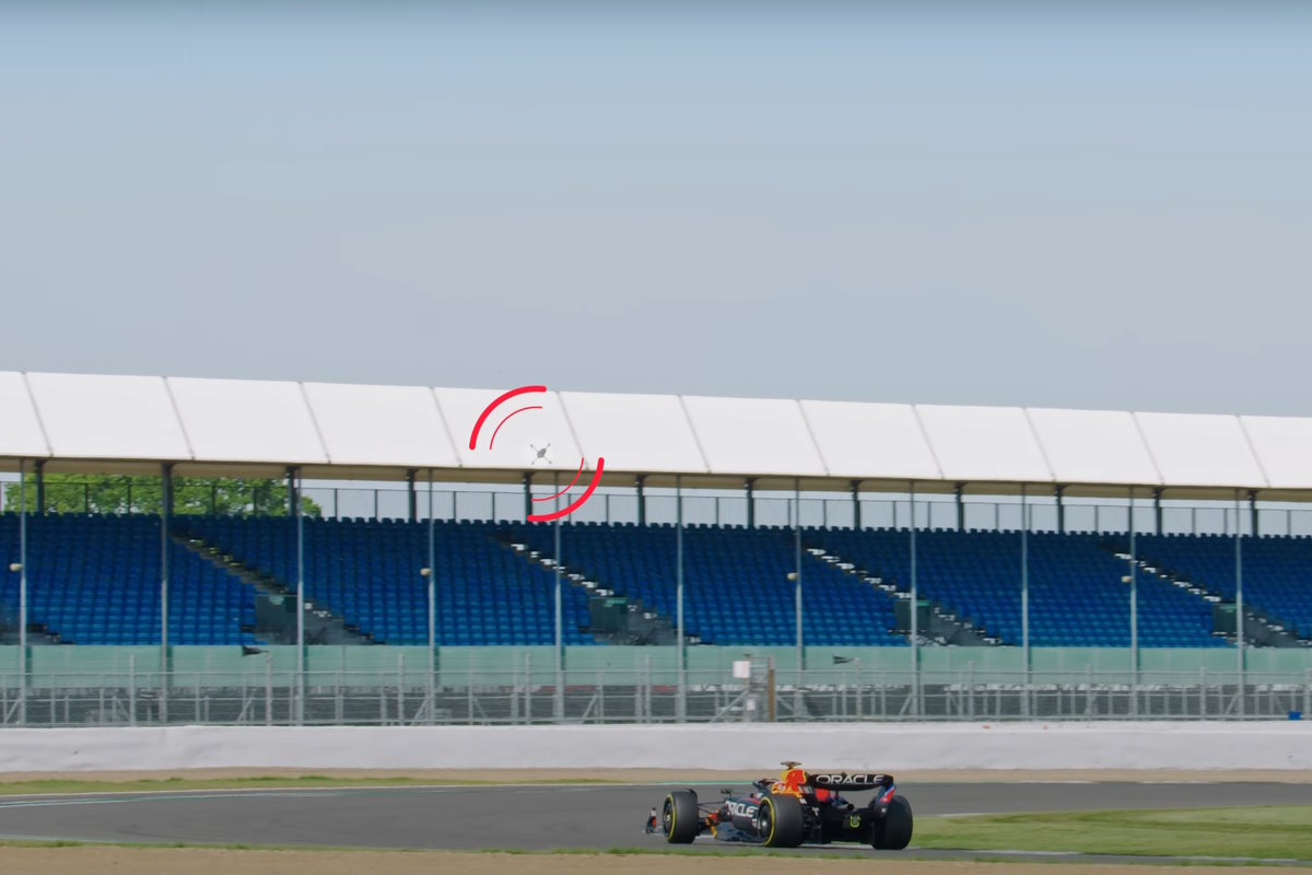Быстрее болида "Формулы-1": Red Bull представил скоростной квадрокоптер