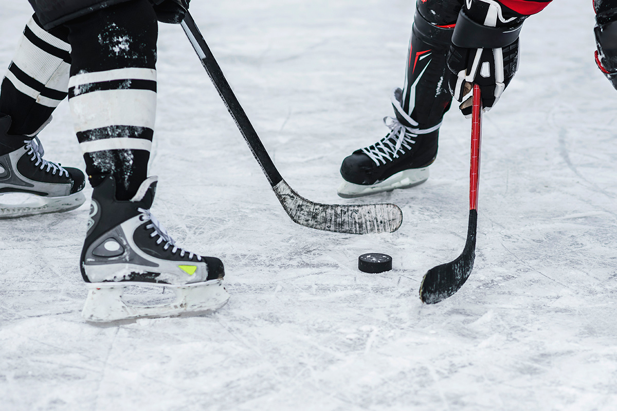 Женщины vs мужчины: белорусские юниоры победили хоккеисток сборной России