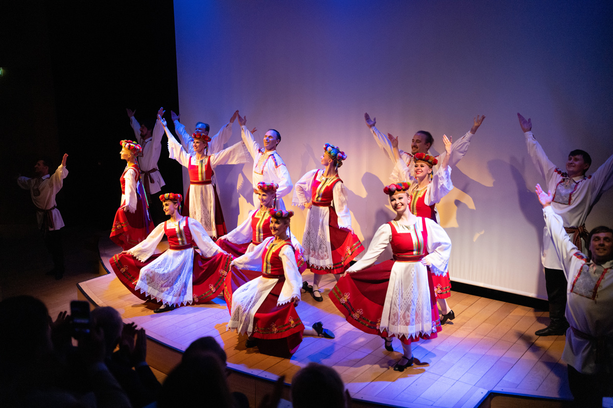 Белорусский танцевальный ансамбль "Хорошки" успешно выступил в Париже