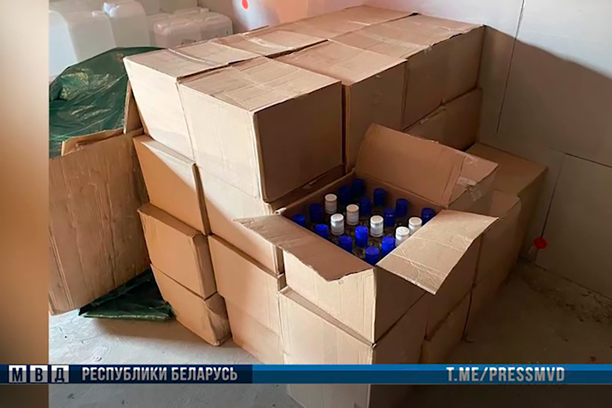 Милиция ликвидировала нелегальный склад алкоголя в Мозыре