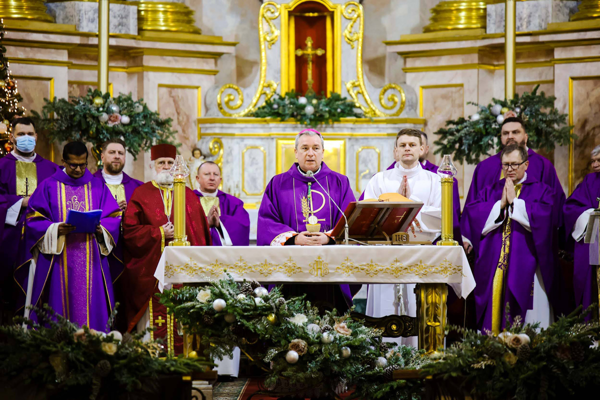 Белорусские католики прощаются с почетным Папой Бенедиктом XVI