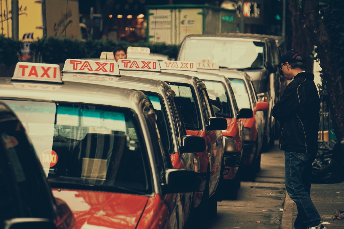 В Китае запустили первый ночной сервис беспилотных такси